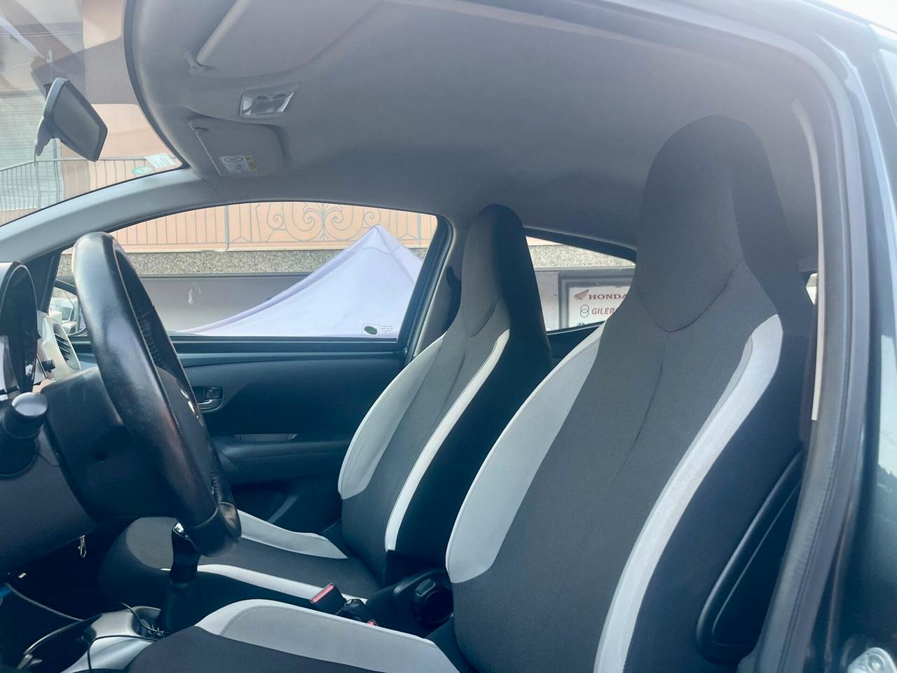 Toyota Aygo 1.0 VVT-i 69 CV 5 porte x-play TSS