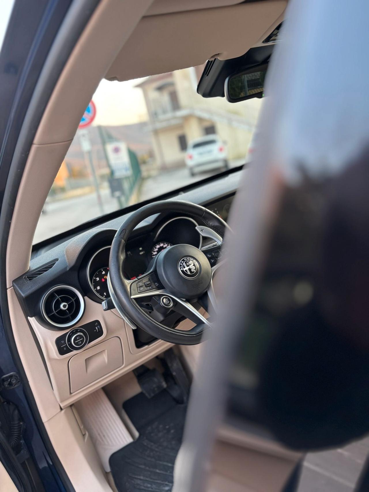 Alfa Romeo Stelvio 2.2 180 CV AT8 Q4 Executive LED NAVI XENON CAMERA