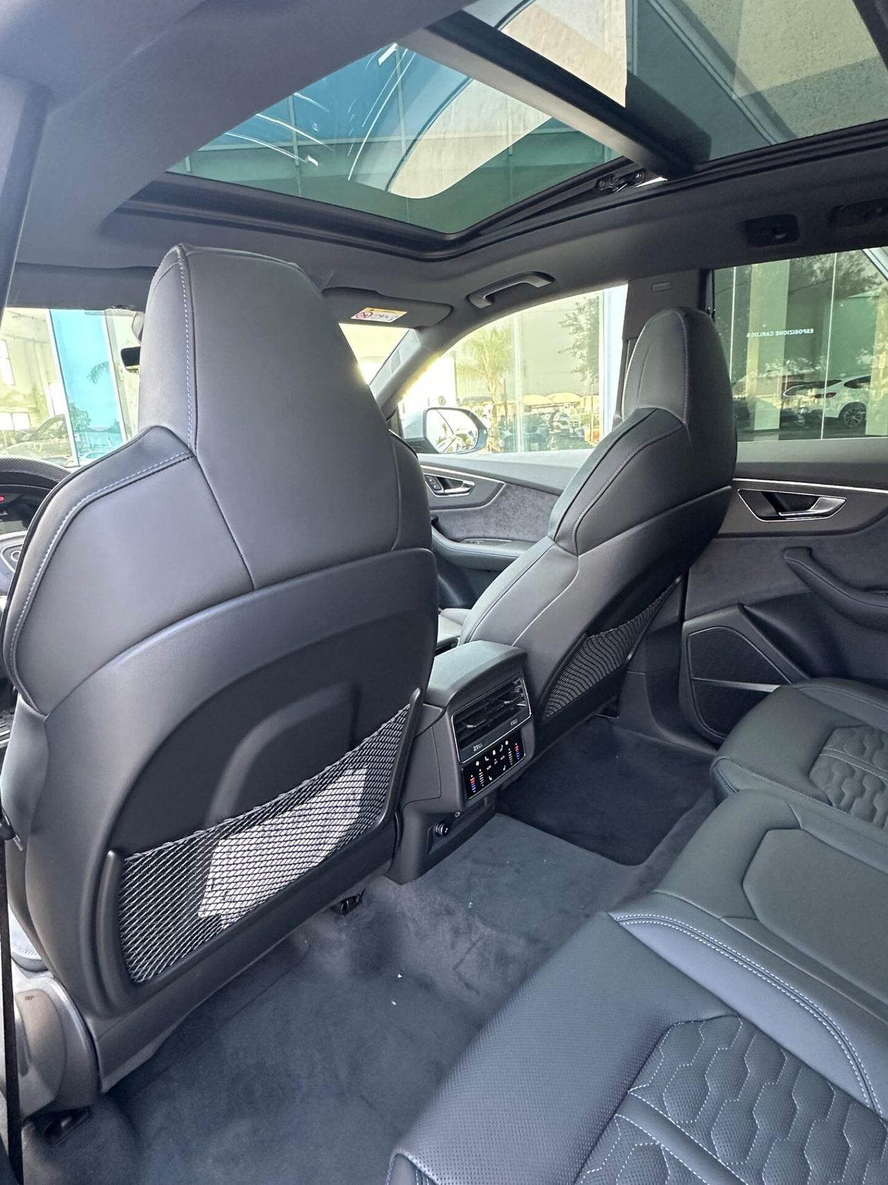 Audi RS Q8 performance possibilità noleggio no scoring