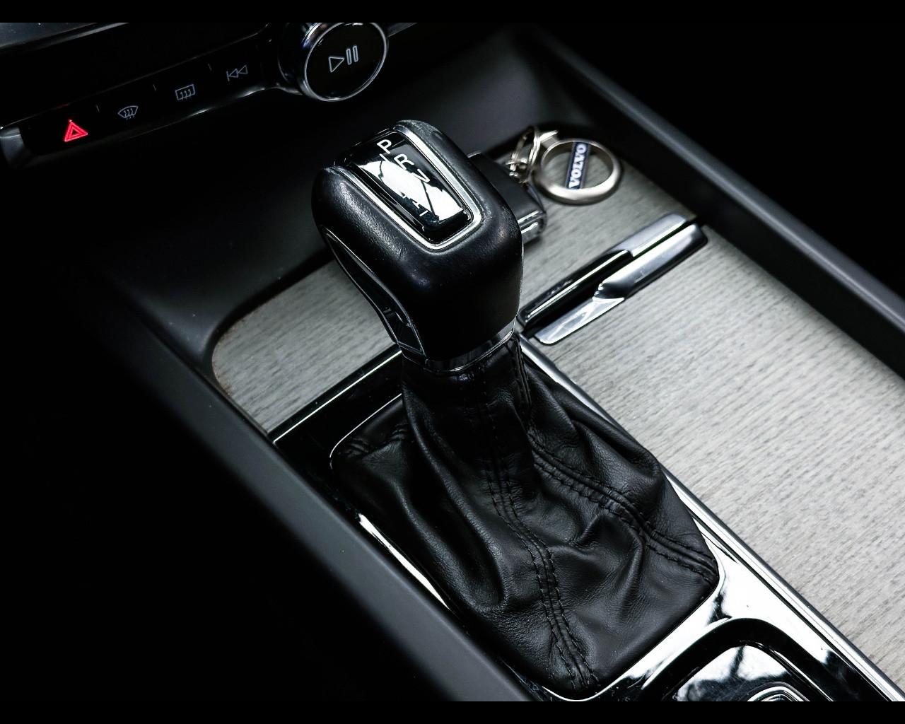 VOLVO V60 (2018-->) - V60 D4 Geartronic Inscription