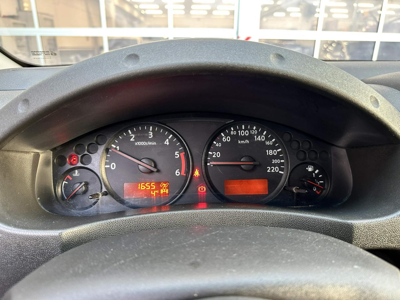 Nissan Navara 2.5 dci d.cab LE