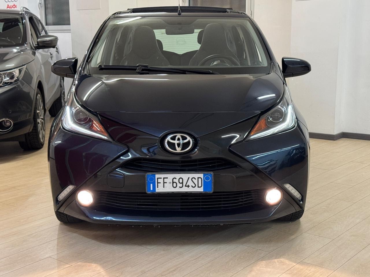 Toyota Aygo 1.0 VVT-i 69 CV 5p Camera Tetto Cruise Pelle