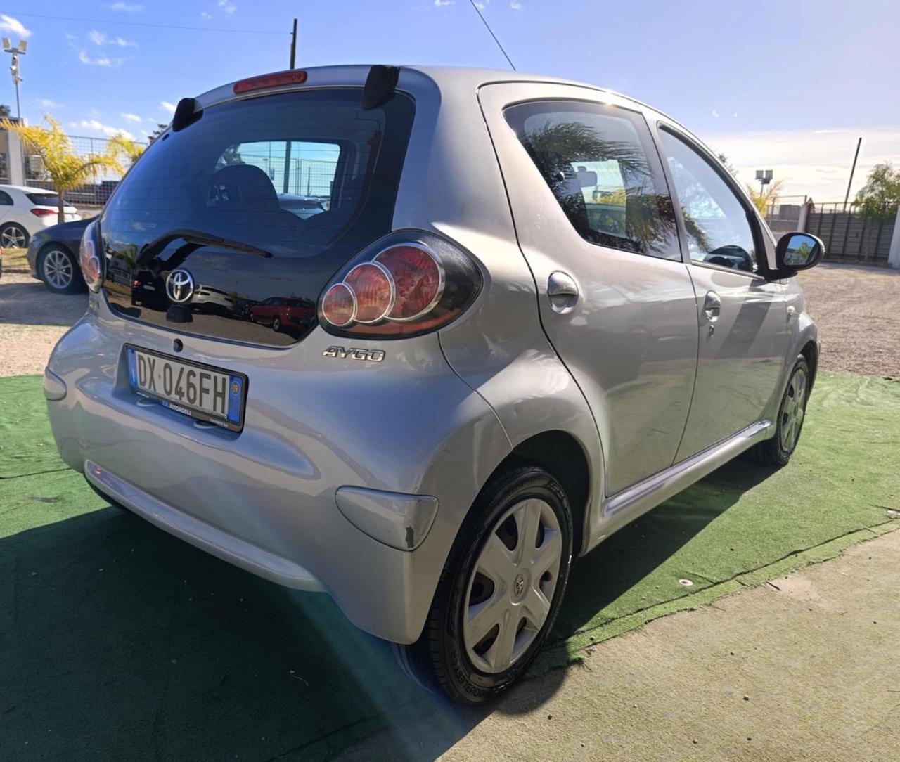 Toyota Aygo 1.0 12V VVT-i 5 porte 2009 - NEOPATENTATI