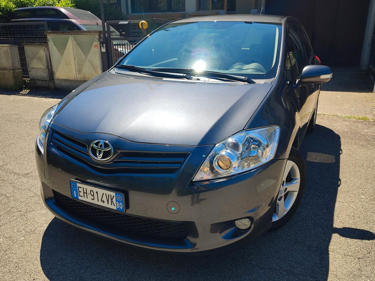 TOYOTA AURIS 1.6BENZINA POCHI KM COME NUOVA STUPENDA