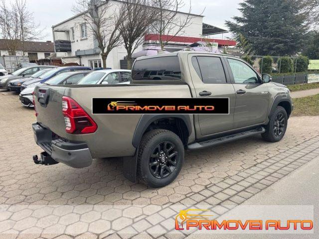 TOYOTA Hilux 2.4 D-4D A/T 4WD 4 porte Double Cab Invincible