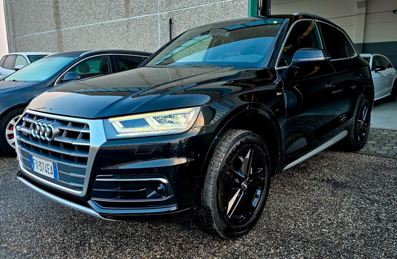 Audi Q5 40 TDI quattro S tronic S line interni RS