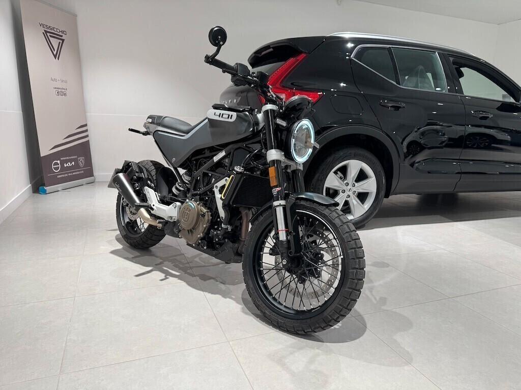 Husqvarna Svartpilen 401 Sport