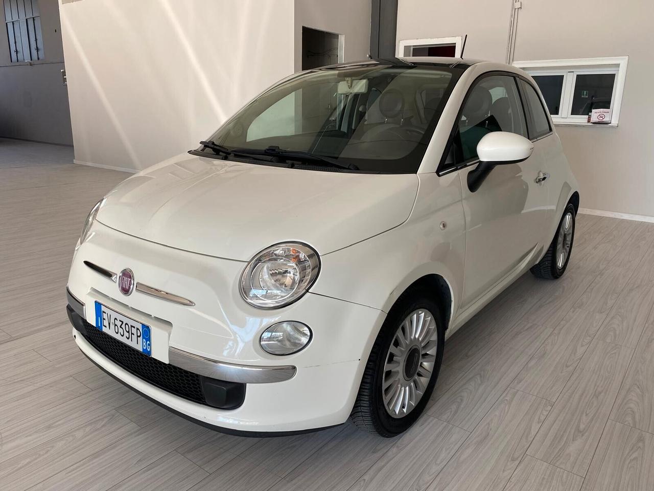 FIAT 500 1.2 LOUNGE 69CV - CAMBIO AUTOMATICO, TETTO, NEOPATENTATI