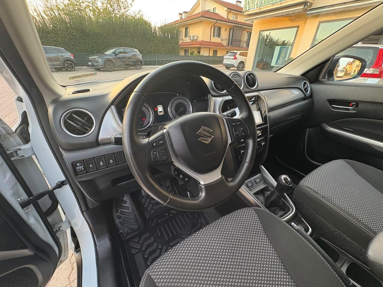 SUZUKI VITARA 1.0 BENZ. 112 CV SI A NEOPATENTATI