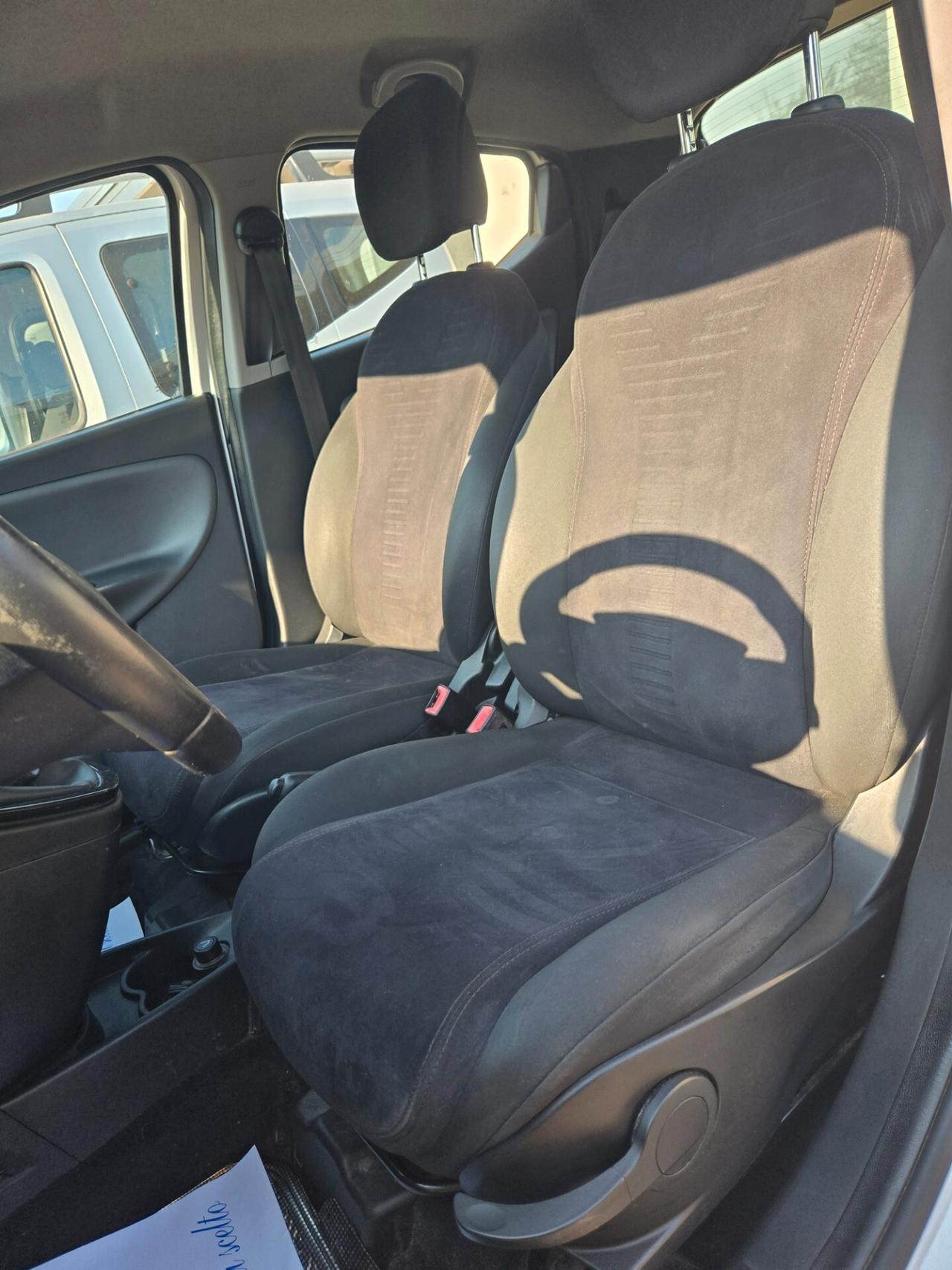 Lancia Ypsilon 0.9 TwinAir 85 CV 5 porte Metano Ecochic Gold