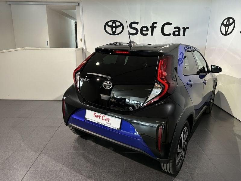 Toyota Aygo X 1.0 VVT-i 72 CV 5 porte Trend Km 0 Bi-Tone "JUNIPER BLUE & BLACK"
