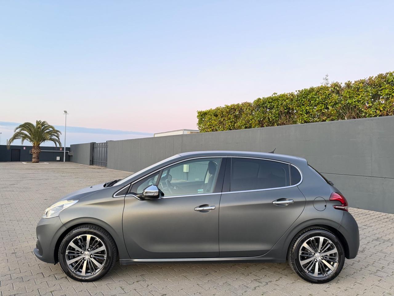 Peugeot 208 1.6 BlueHDi 100cv 5p. Allure GR. OPACO
