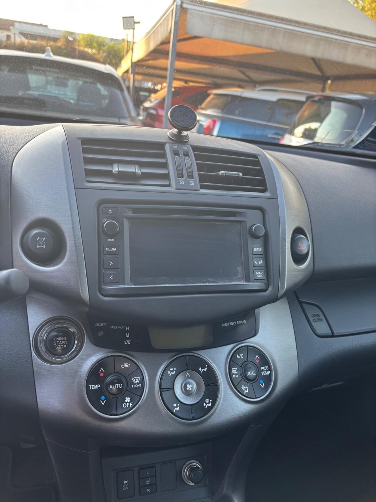 Toyota RAV 4 RAV4 2.2 D-4D 150 CV Lounge 10/2012