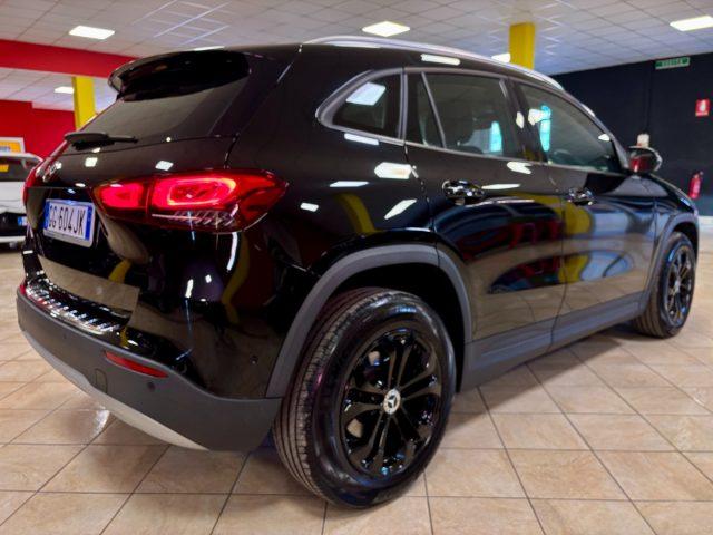 MERCEDES-BENZ GLA 200 d Automatic Sport UNIPRO - NIGHT BLACK EDITION