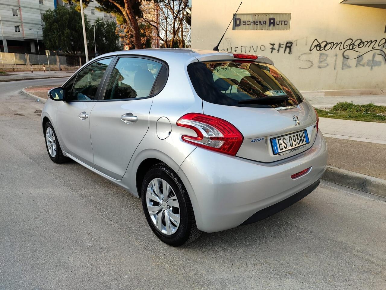 Peugeot 208 1.4 HDi 68 CV!!