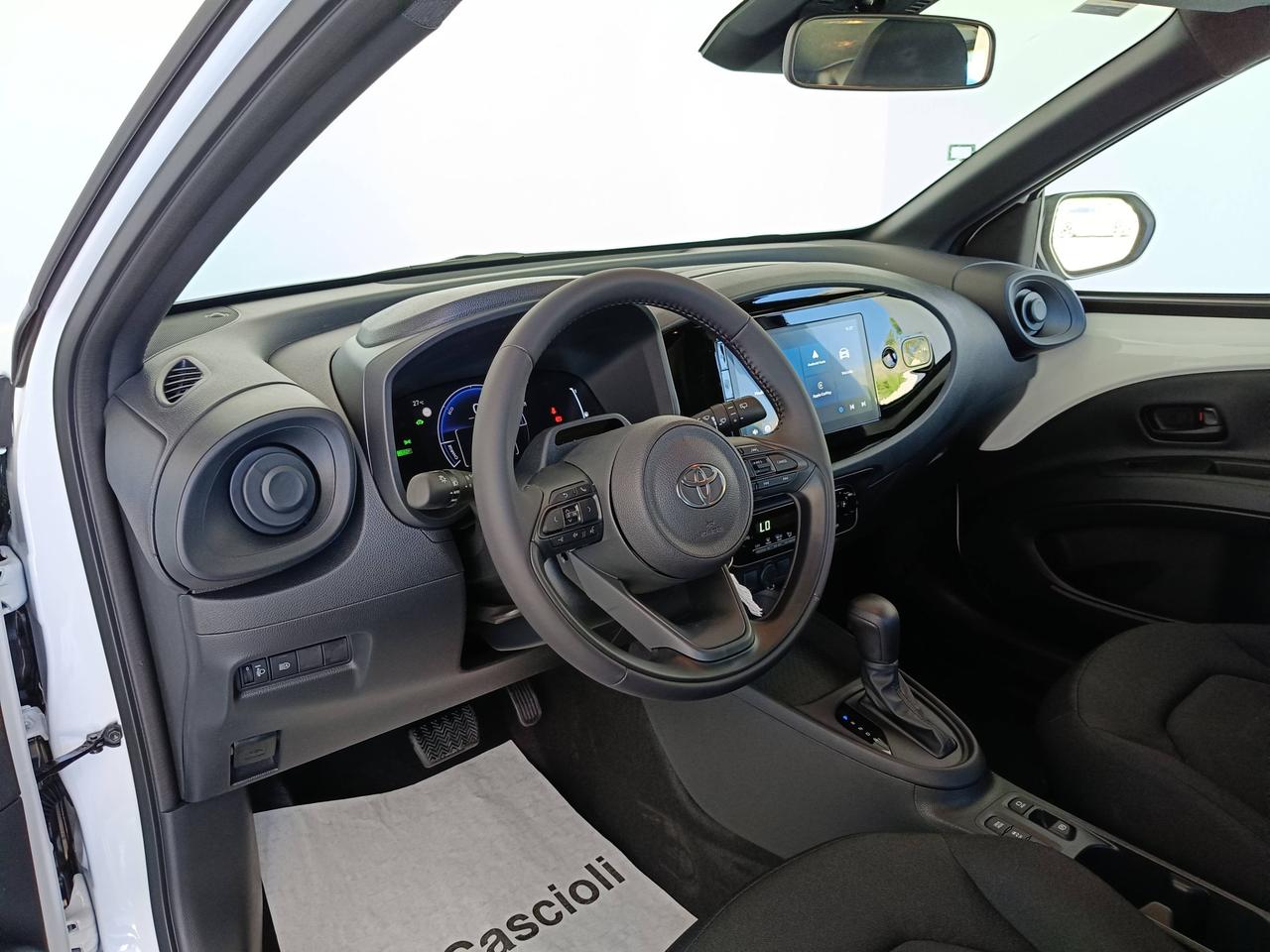TOYOTA AYGO X HEV MC26