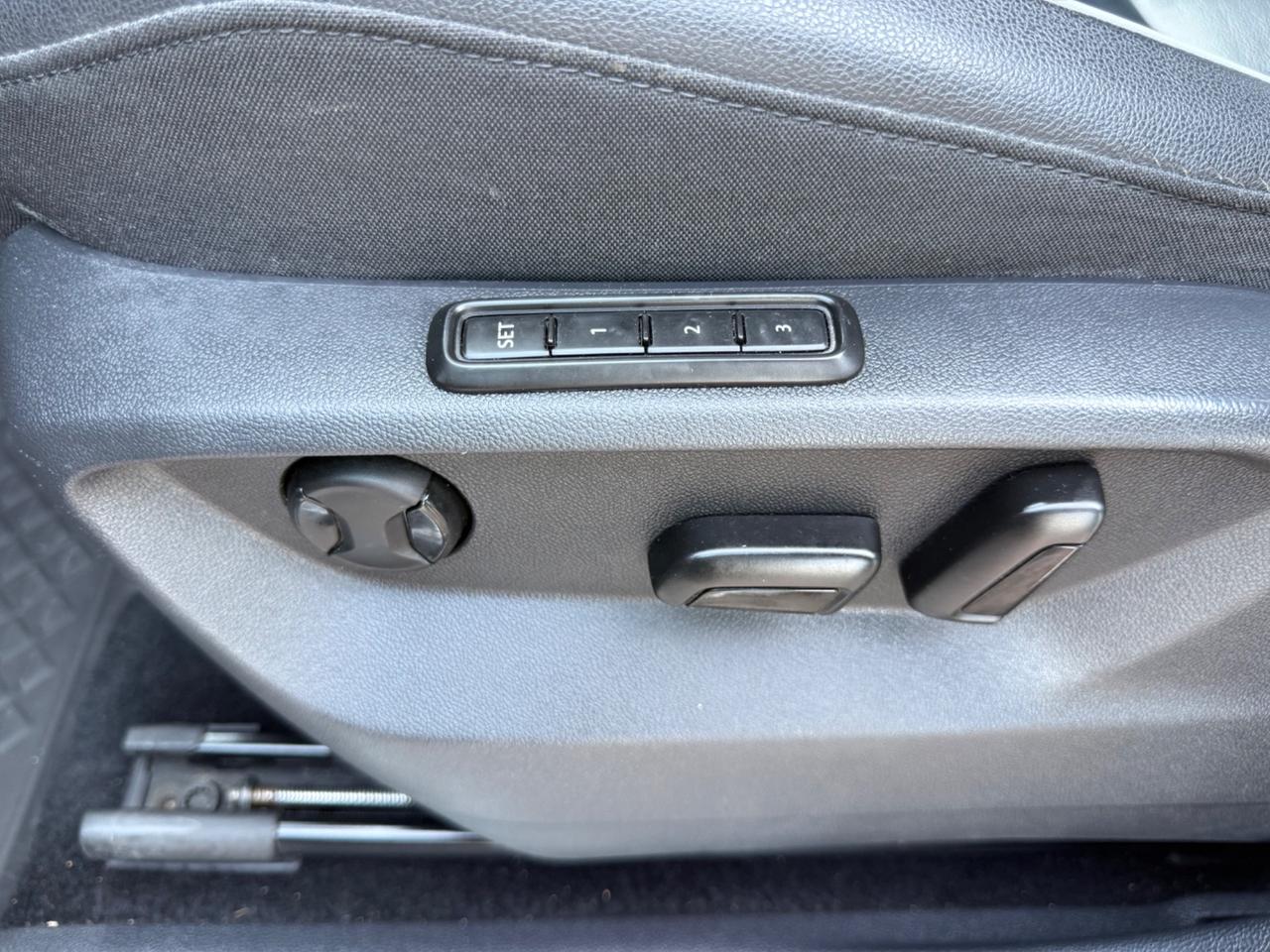 Volkswagen Tiguan Allspace R-LINE 2.0 BiTDI SCR DSG 4MOTION BMT