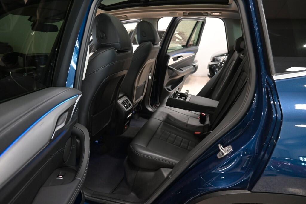 Bmw X3 18D 150CV STEPTRONIC 48V S-DRIVE LUXURY ( FARI LED - AMBIENT LIGHT TETTO PANORAMICO APR. )