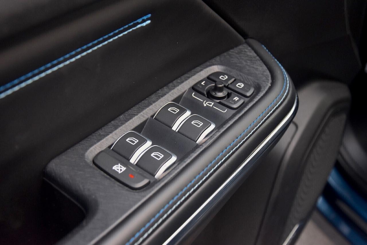 Lynk&co 01 PHEV Auto