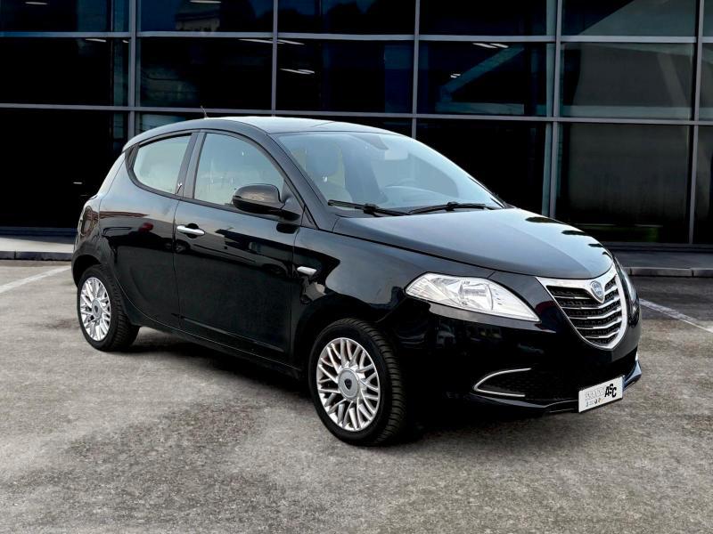 Lancia Ypsilon 5 Porte Ypsilon 1.2 8v Platinum 69cv