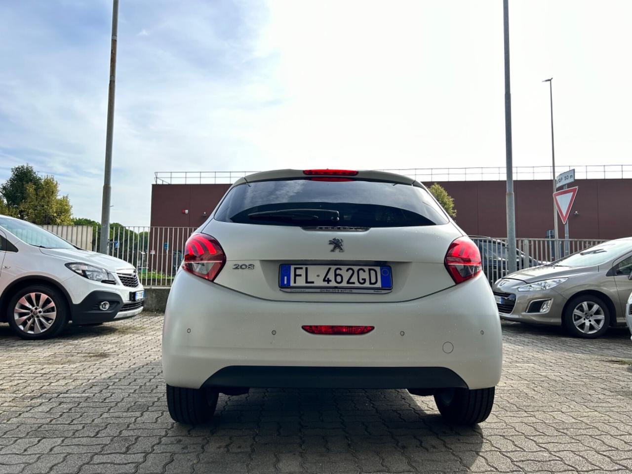 Peugeot 208 1.6 BlueHDi CV75 BIANCO OPACO Allure