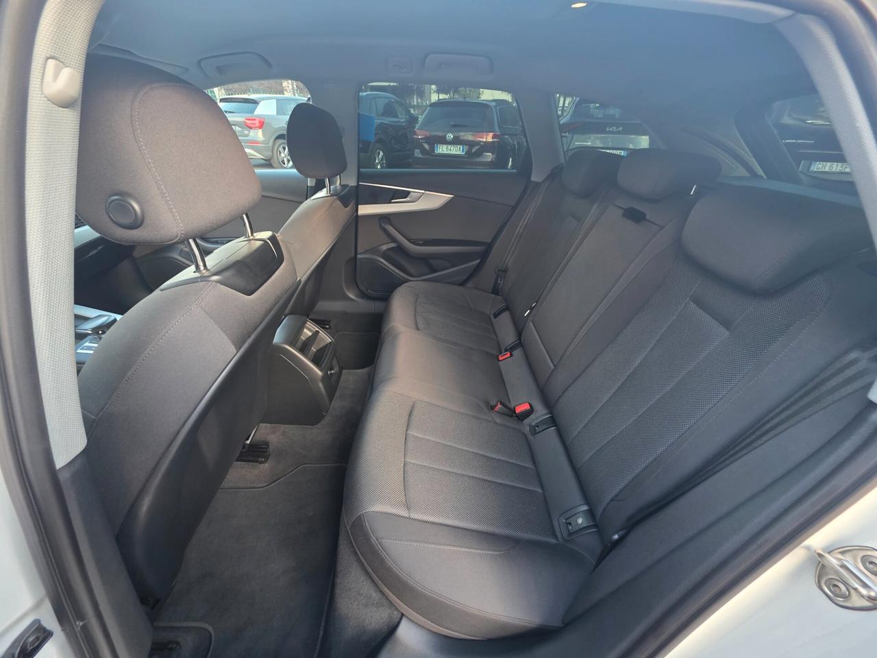 Audi A4 Avant 30 TDI/136 CV S tronic Business