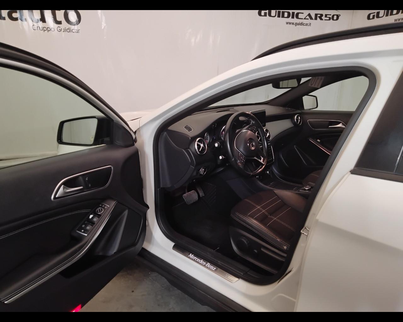 Mercedes-Benz GLA-X156 2014 - GLA 220 d (cdi) Sport 4matic 170cv auto