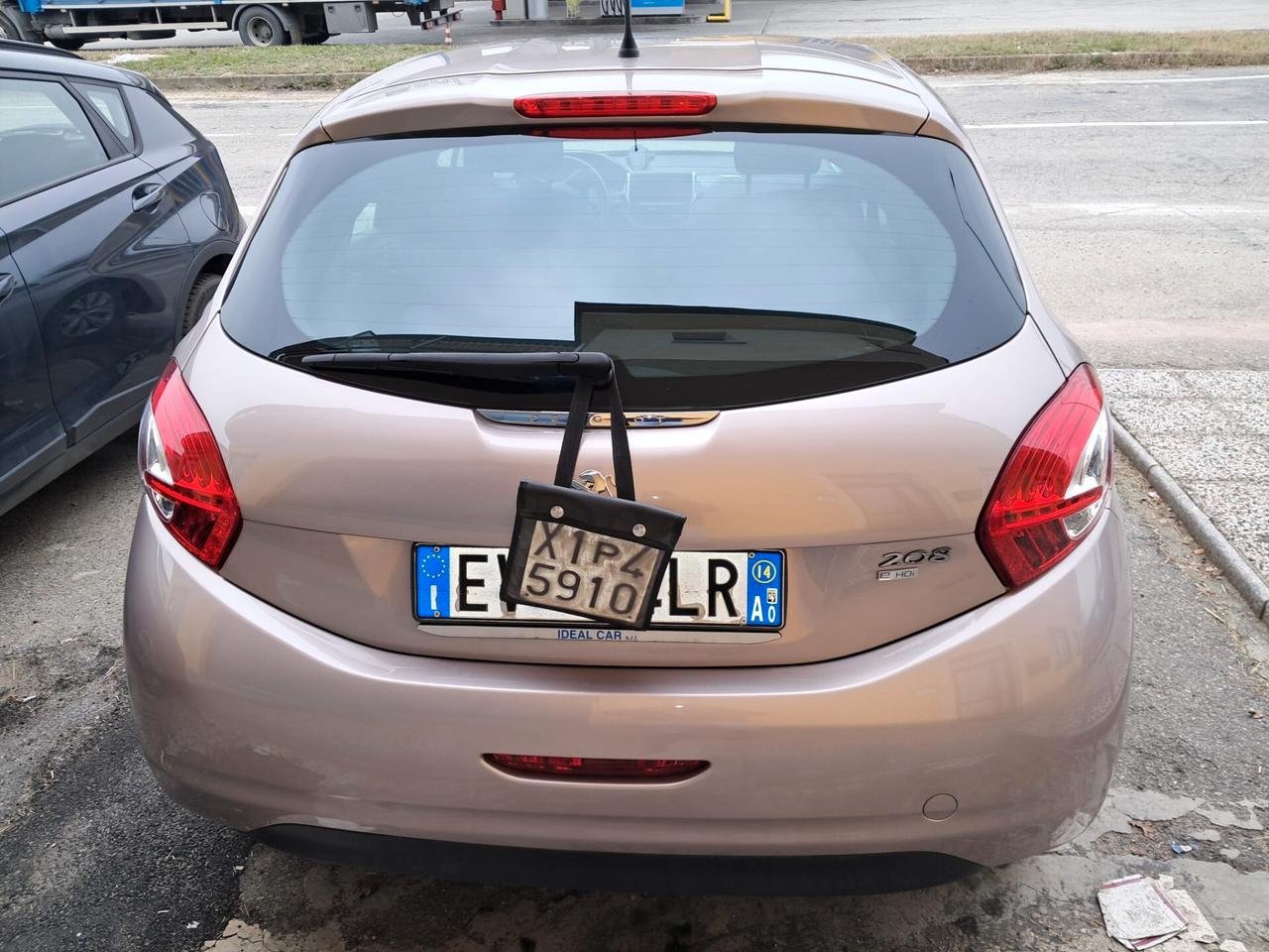 Peugeot 208 1.6 HDI 8 V 5 PORTE