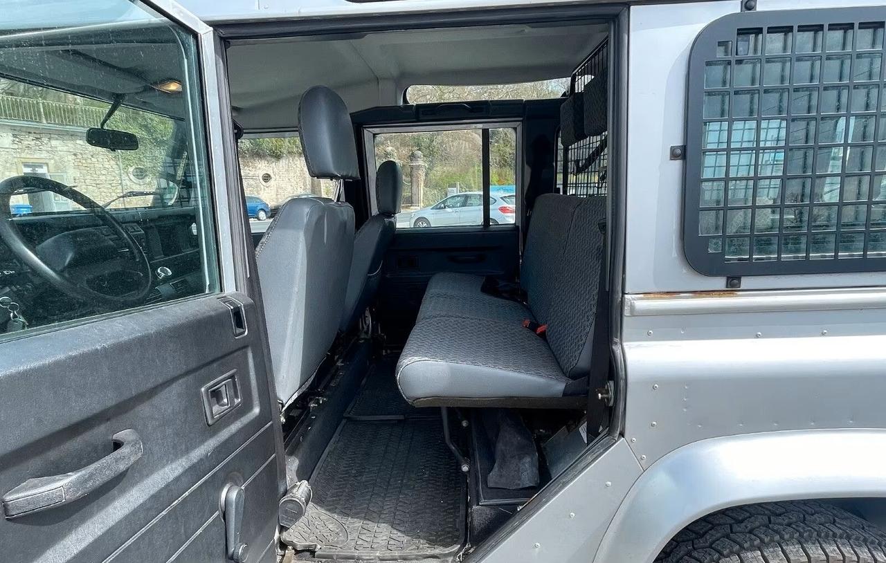 Land Rover Defender 110 Station Wagon 9 posti