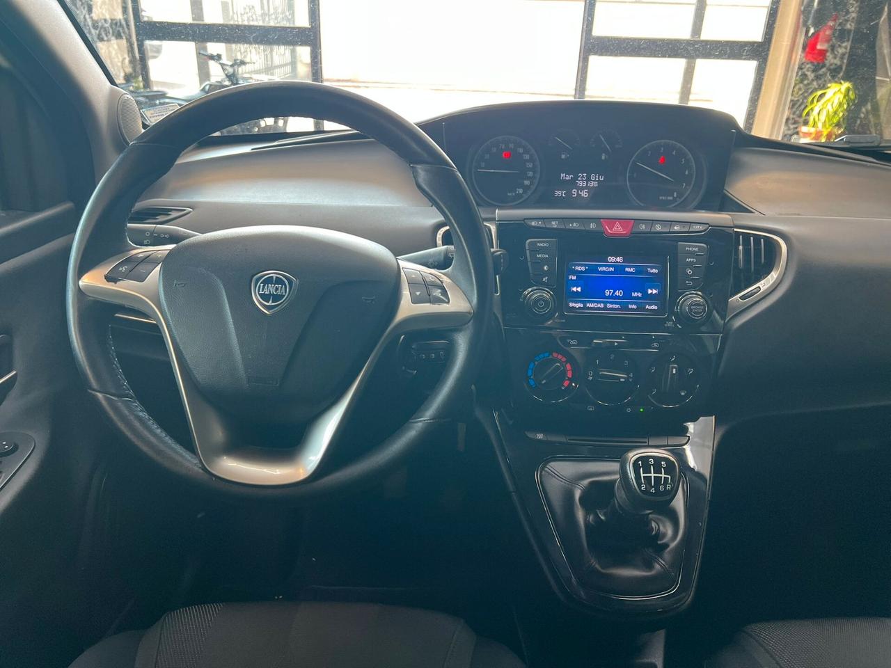 Lancia Ypsilon 1.0 FireFly 5 porte S&S Hybrid Ecochic Silver