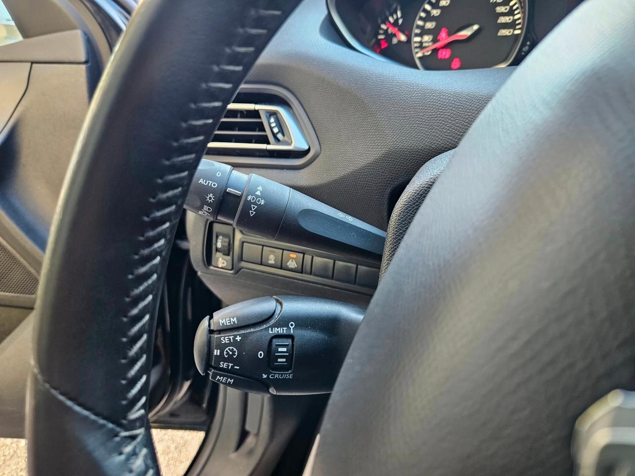 Peugeot 308 BlueHDi 100 S&S SW Business