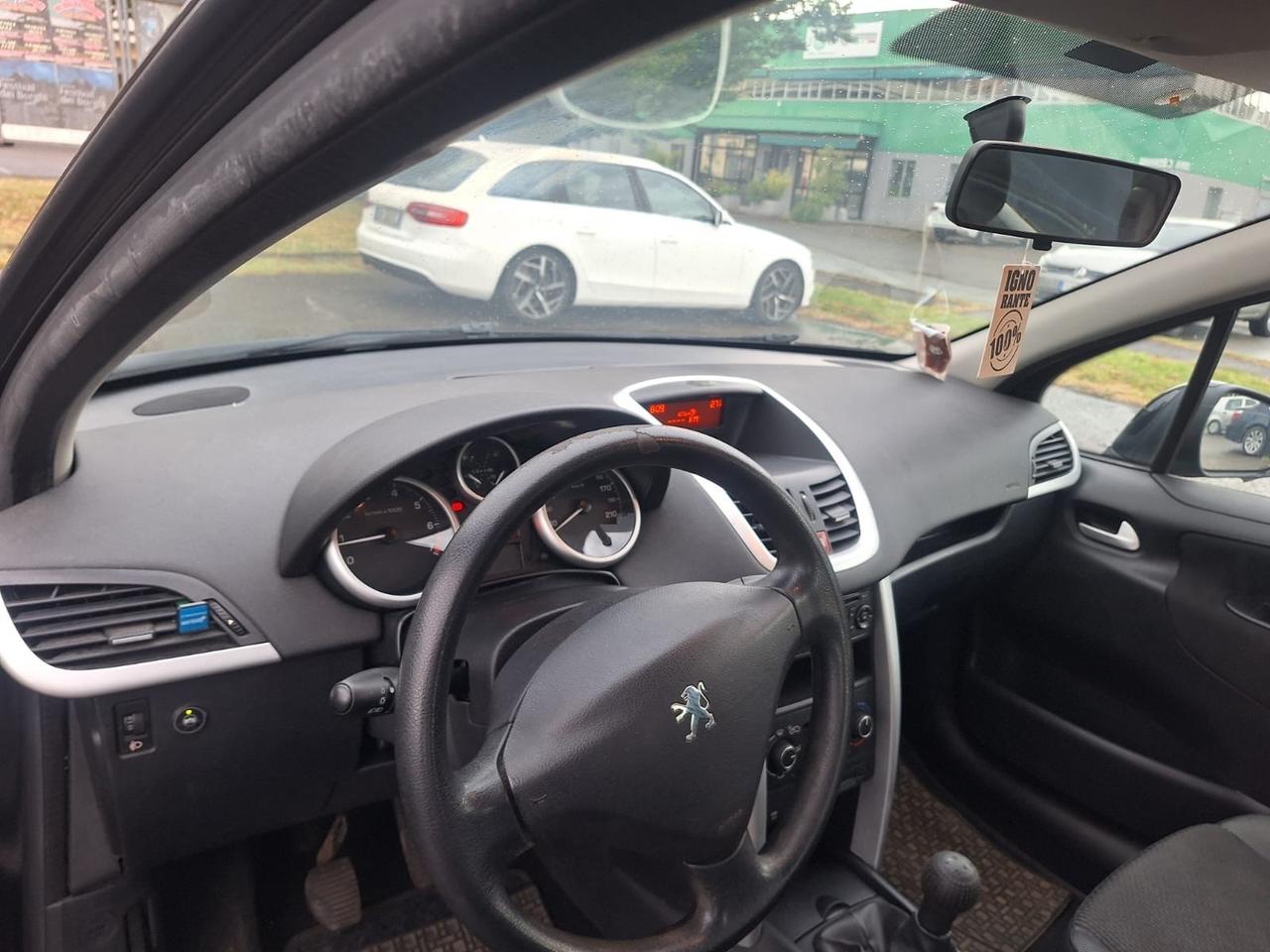 Peugeot 207 Plus 1.4 8V 75CV 5p. ECO GPL