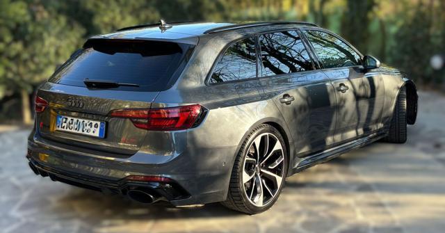 AUDI RS 4 Avant
