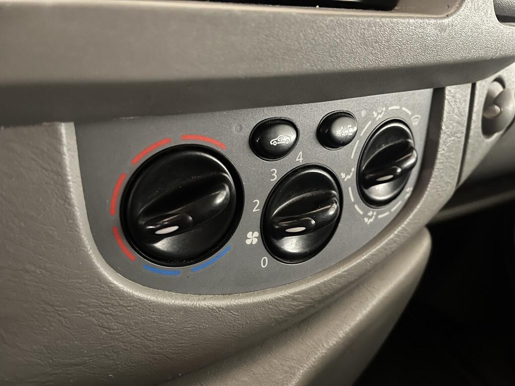 Opel Vivaro 2.5 CDTI Camping Letto Cucina Gancio