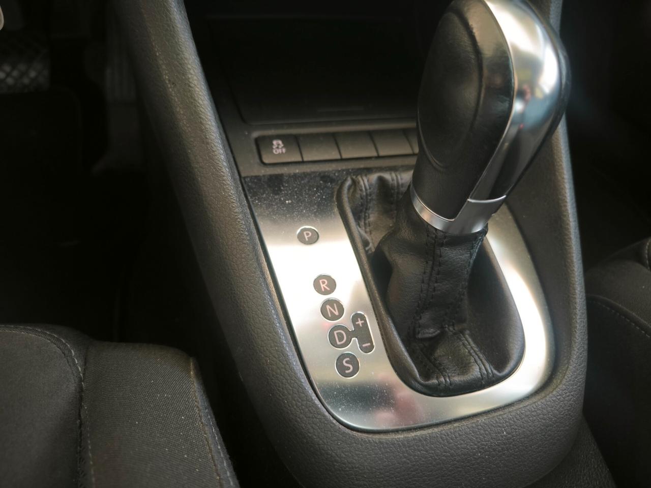Volkswagen Golf 2.0 TDI 140CV DPF DSG 5p. Highline