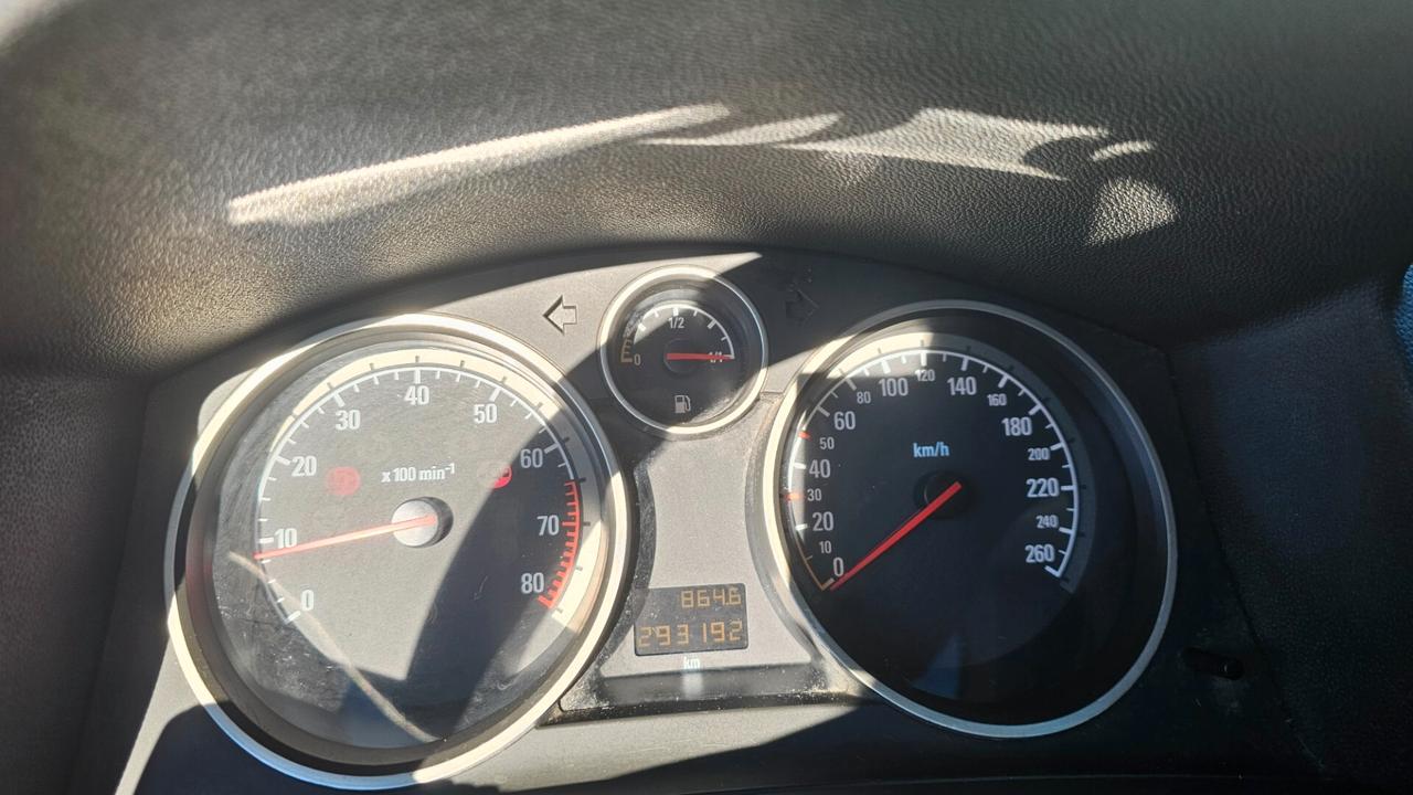 Opel Zafira 1.6 16V ecoM 94CV Cosmo