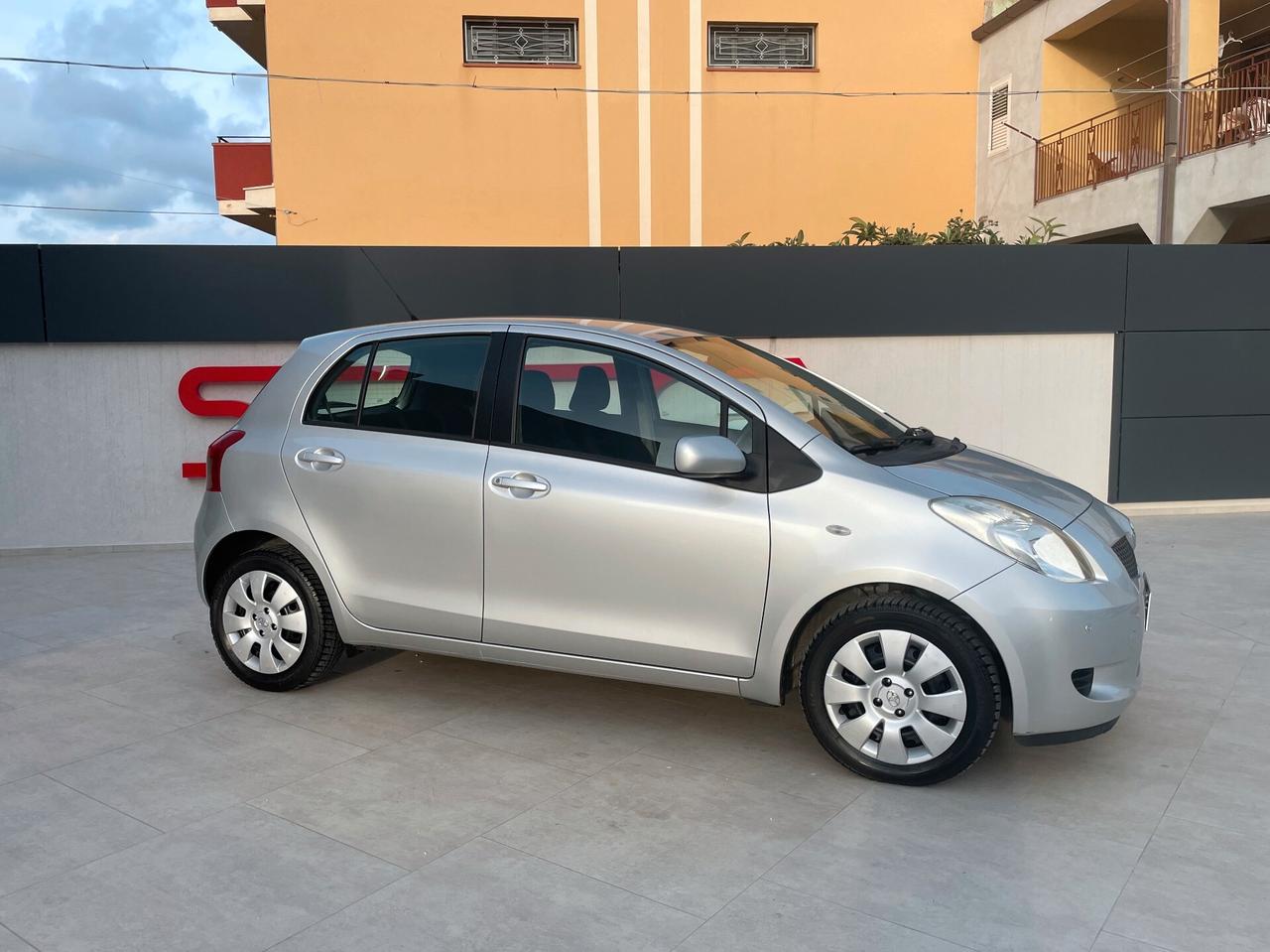 Toyota Yaris 1.3 5 porte