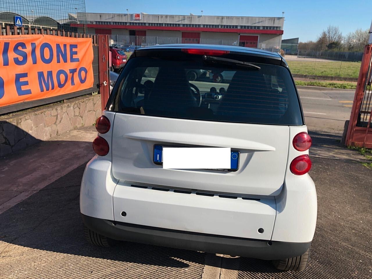 Smart ForTwo 1000 52 kW MHD coupé HI-TECH