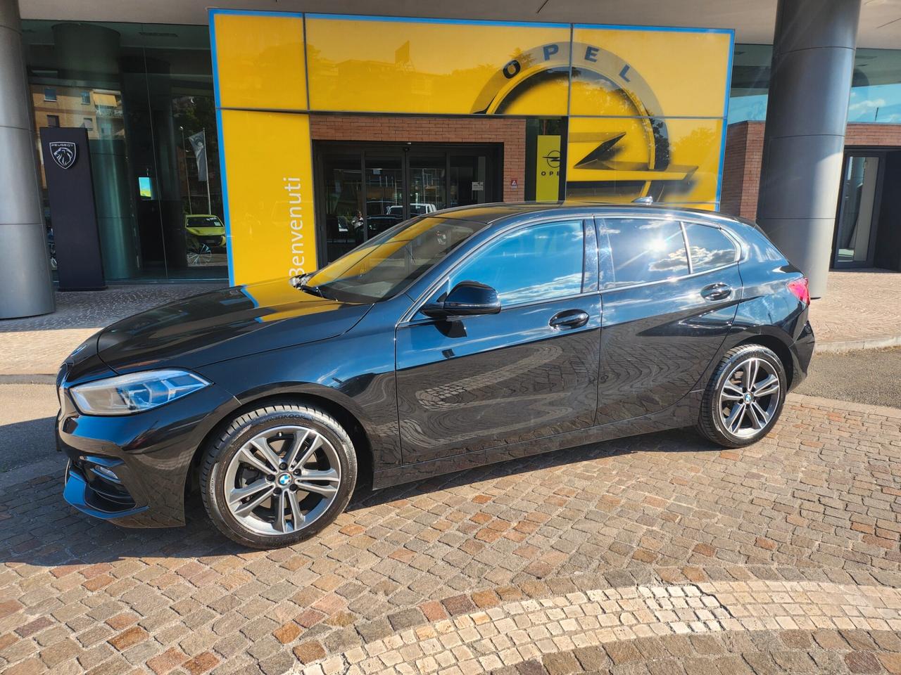 Bmw 118 120d 5p. Luxury