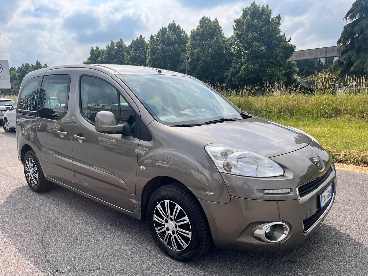 Peugeot Partner Tepee 1.6 HDi 92CV Outdoor