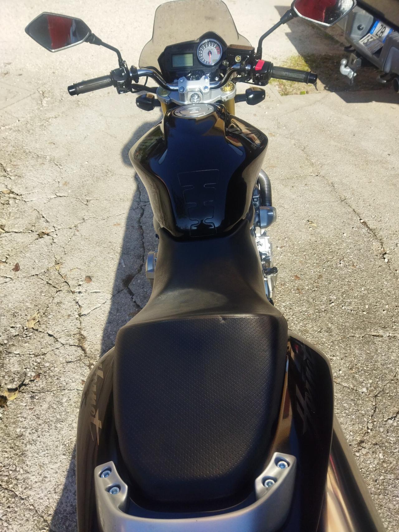 Honda Hornet pronta a viaggiare