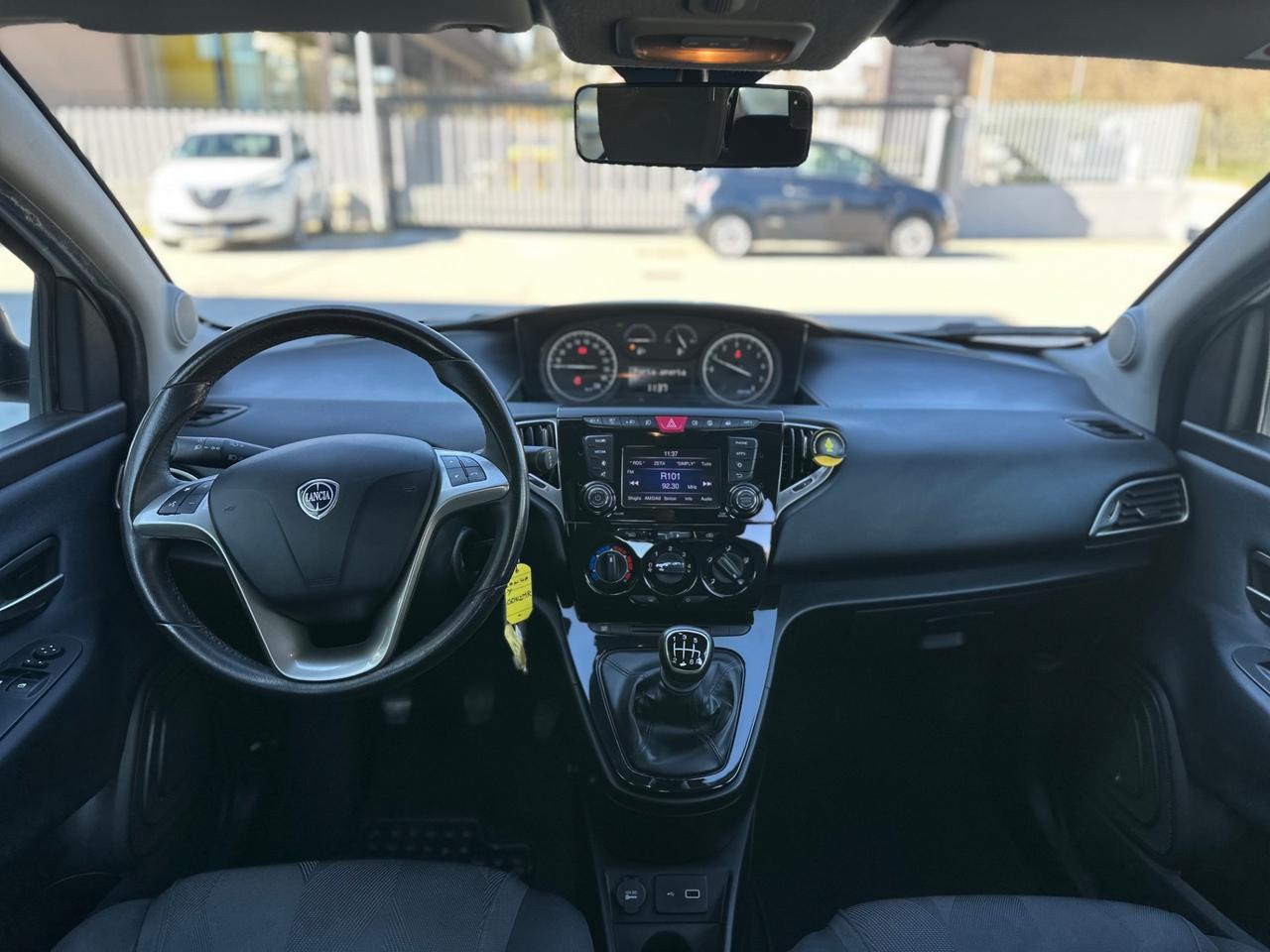 Lancia Ypsilon 1.0 FireFly 5 porte S&S Hybrid Ecochic Gold