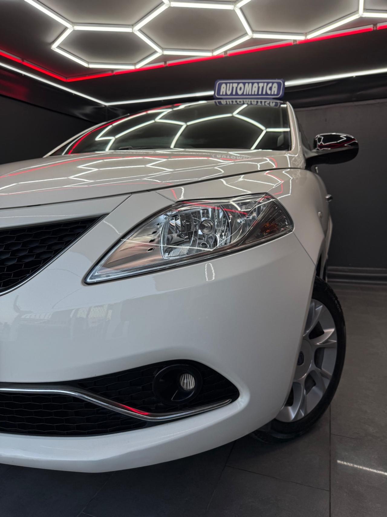 Lancia Ypsilon 0.9 Benzina 85 CV Platinum AUTOMATICA