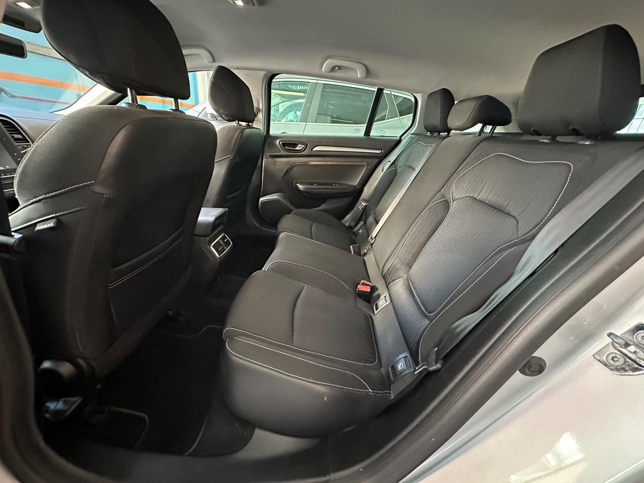 Renault Mégane Sporter TCe 140 CV EDC Intens