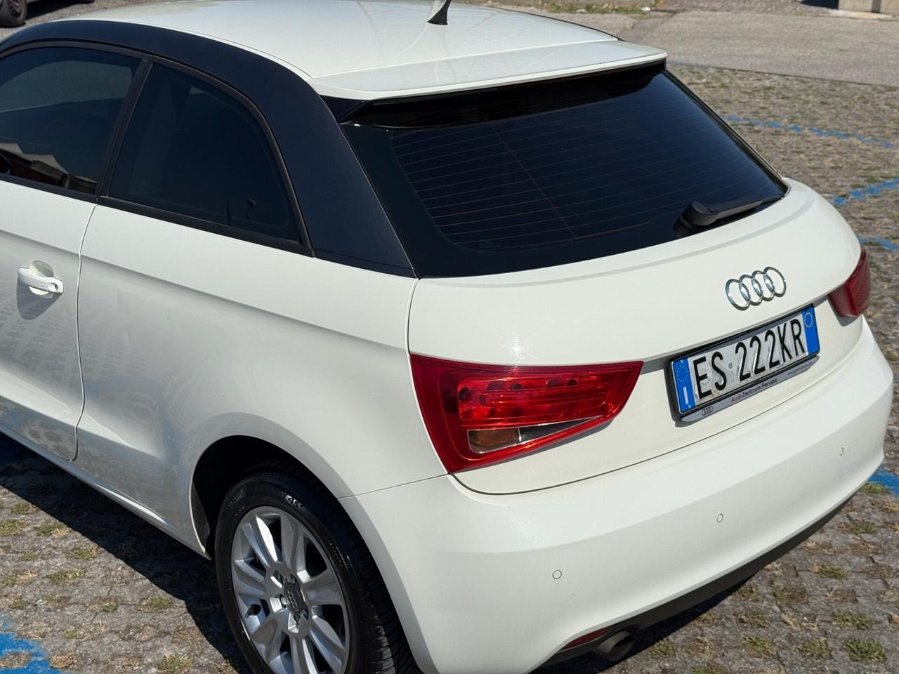 AUDI A1 2013 1.6 TDI 90cv Admired