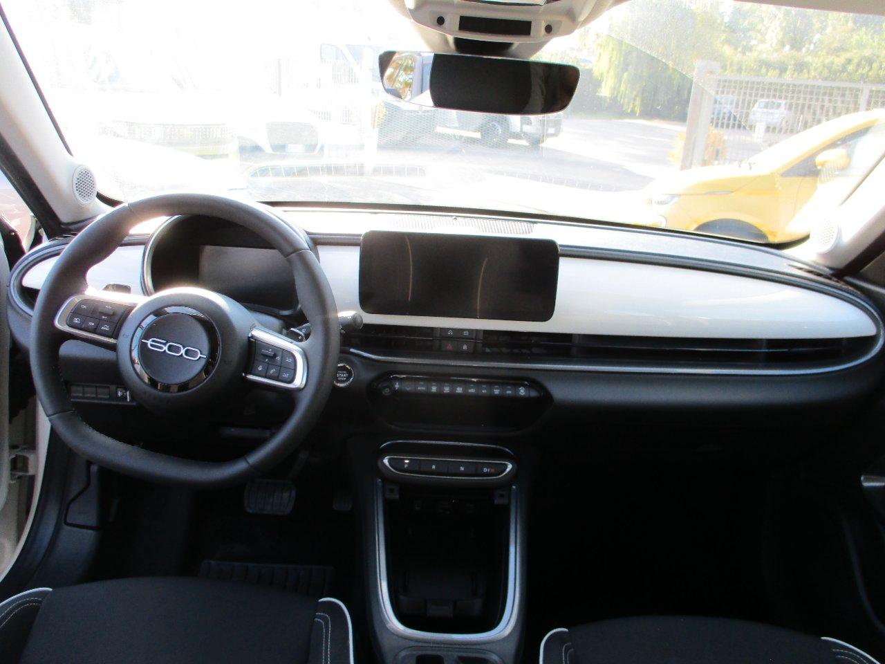 Fiat 600 1.2 hybrid Icon 145cv auto CarPlay/Navi/Camera
