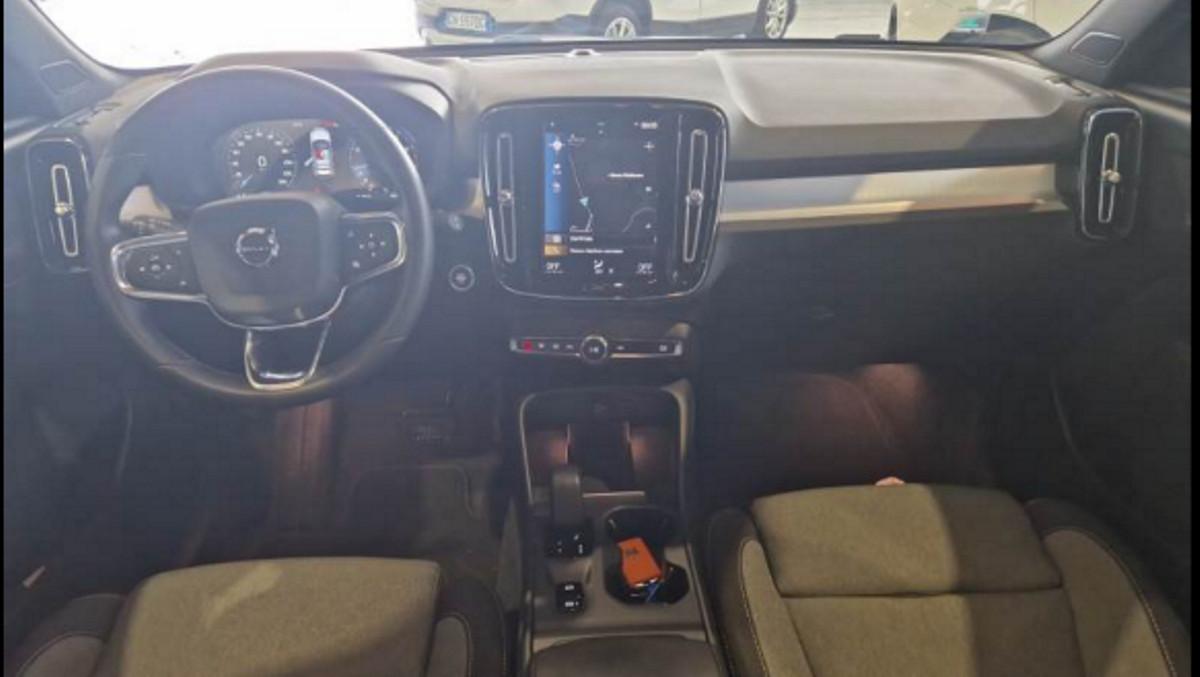 VOLVO Xc40 T2 Automatico Core N-1