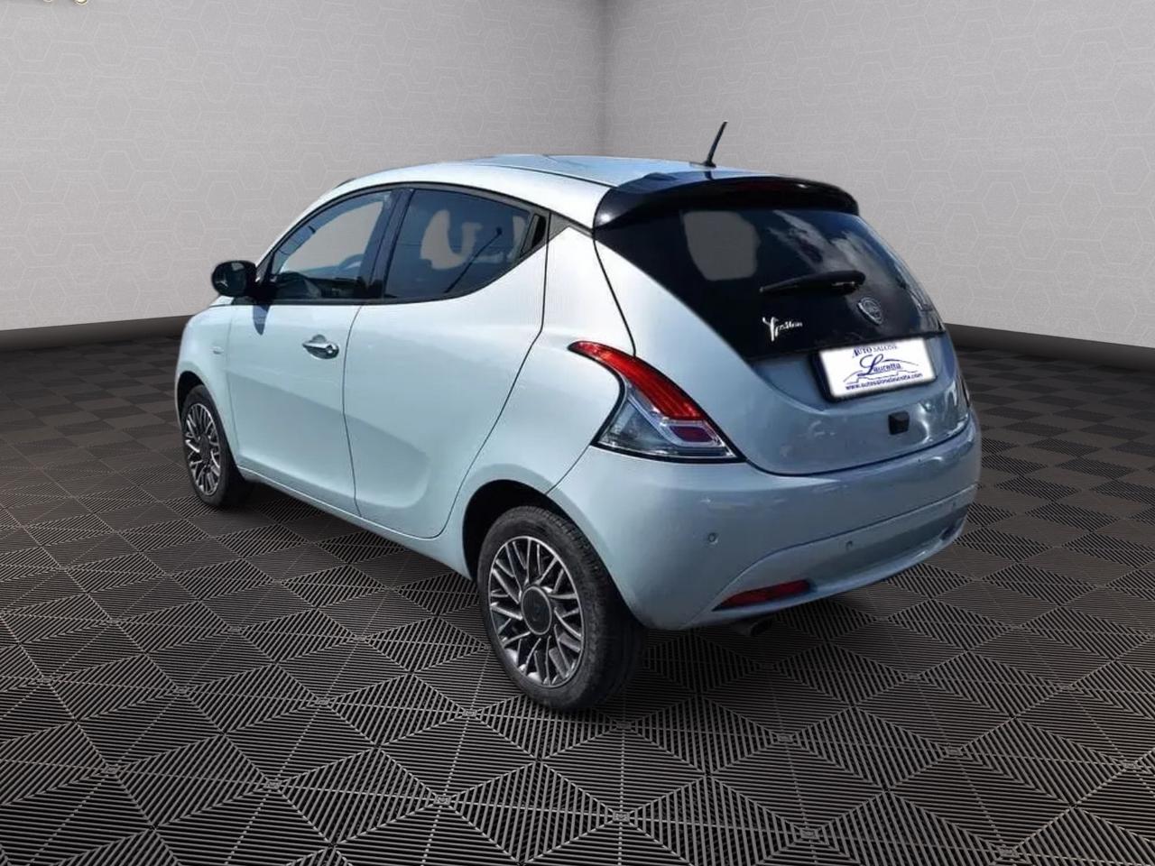 Lancia Ypsilon 1.0 FireFly 5 porte S&S Hybrid Gold