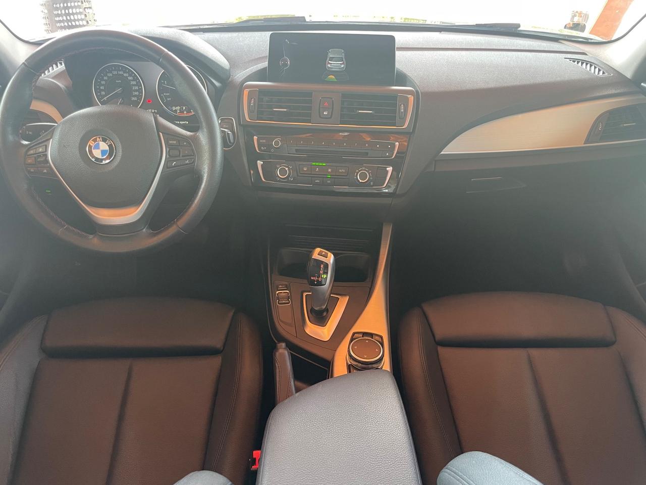 Bmw 118 118d 5p. Urban