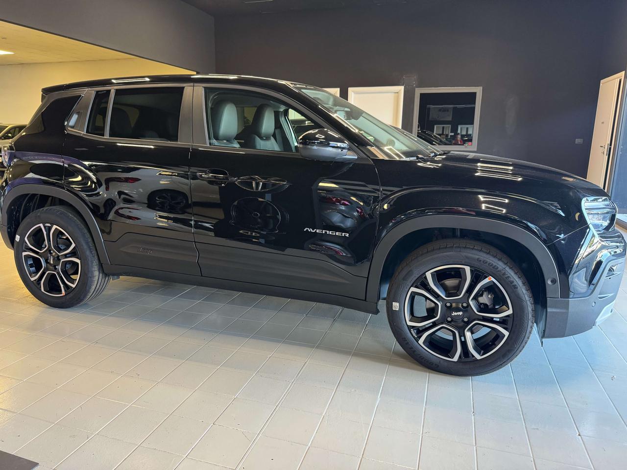 Jeep Avenger Avenger 1.2 turbo e-hybrid mhev Summit fwd 110cv edct6
